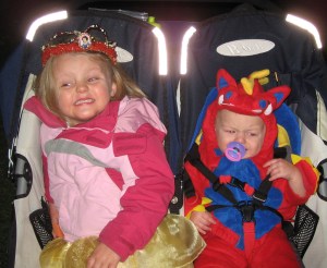 M&M at age 4 and 2 in the stroller